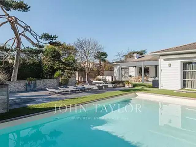 Le Bouscat 33110 Achat / Vente maison 10 pièces t10 au dernier étage piscine