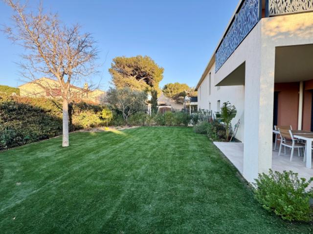 Le Brusc Rayolet Bel appartement T3 en rez de jardin dans