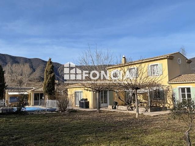 Le BRUSQUET, Villa, piscine, garages sur 3796m2 de terrain clos