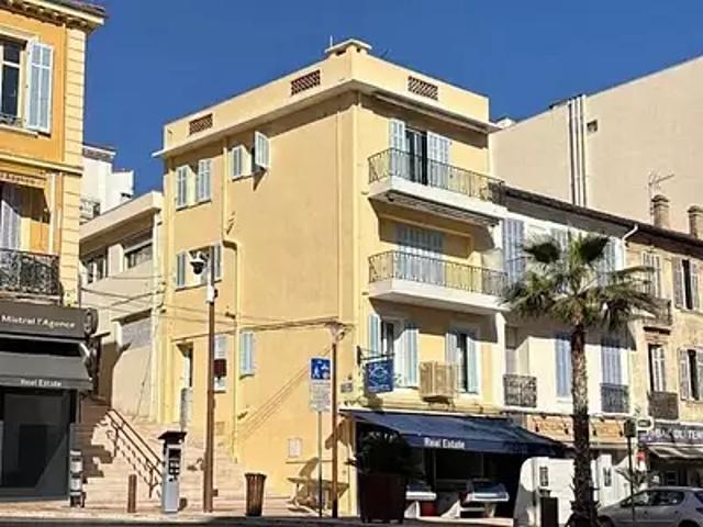 Le Cannet 06110 Achat / Vente appartement 2 pièces t2 terrasse cave