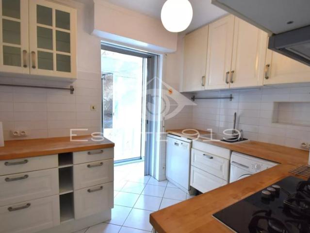 LE CANNET 4 PIECES ETAGE ELEVE GARAGE CAVE