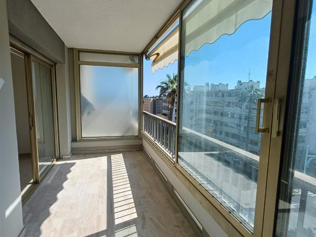 Le Cannet à vendre 2 pièces 49 m2 en étage élevé avec cave 49m² Le Cannet