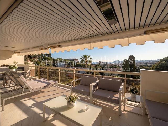 Le Cannet appartement 3 pièces terrasse 2 chambres résidence calme proche Cannes