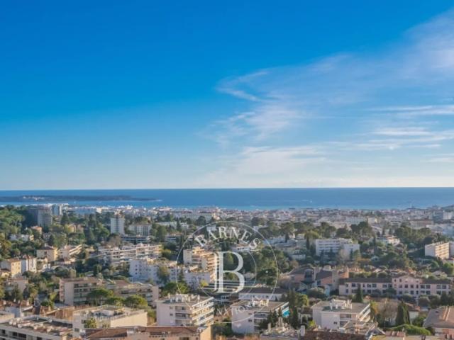 LE CANNET APPARTEMENT 4 PIÈCES VUE MER PANORAMIQUE