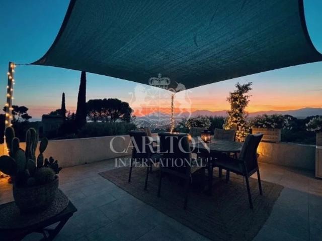 LE CANNET: Appartement DUPLEX vue mer et collines