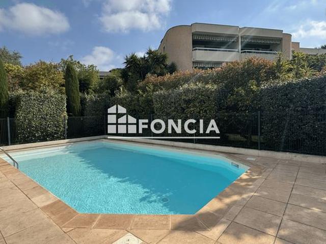 LE CANNET aux pieds des commodités Dans résidence avec Piscine Beau 2 Pièces 44 M2 TERRASSE Parking s/sol PISCINE