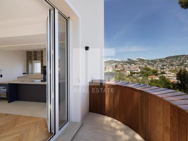 Le Cannet Grand Appartement 5 Pieces Entierement Renove 181m² Le Cannet