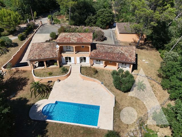 Le Cannet Des Maures VILLA CONTEMPORAINE de 240m2 TERRAIN de 4000m2 PISCINE