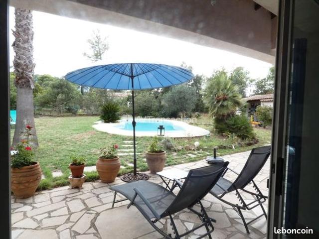 LE CANNET DES MAURES: Lumineuse villa 120m2 Piscine Jardin