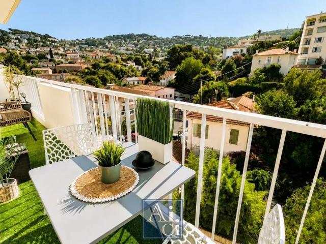 Le Cannet – Élégant 2 pièces meublé avec balcon et vue dégagée Libre au 1er août