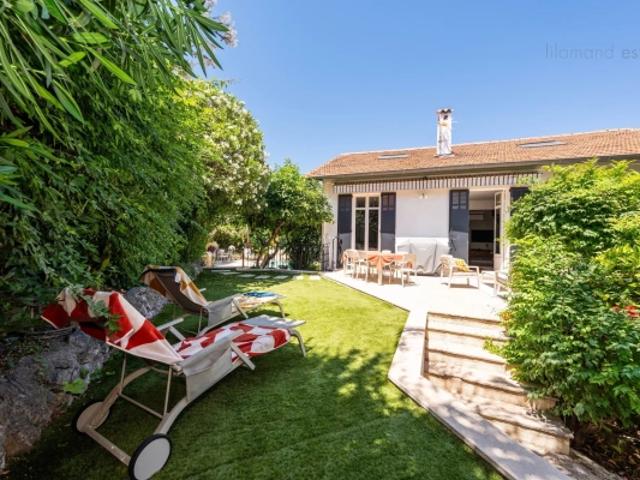 LE CANNET LIMITE CANNES GRANDE MAISON FAMILIALE RENOVEE AVEC PISCINE