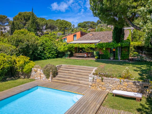 Le Cannet / Mougins Maison d’architecte avec vue dégagée jusqu'à la mer à l'atmosphère unique