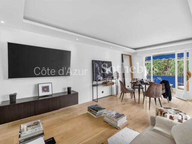 Le Cannet Mairie, appartement 3 pièces rénové avec terrasse, garage et cave proche Cannes
