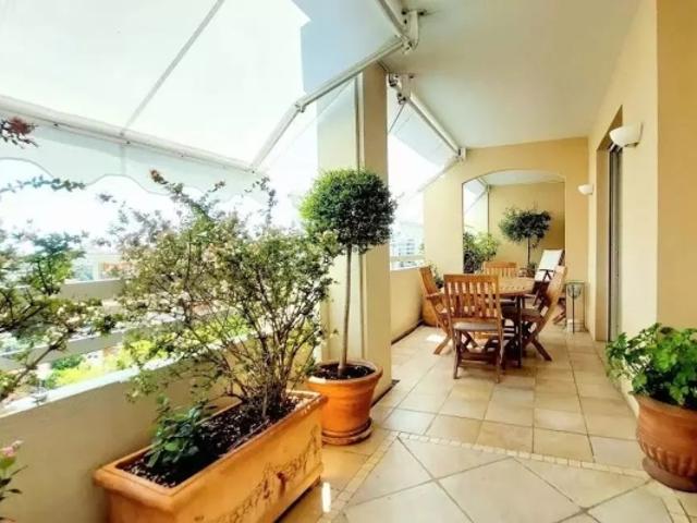 LE CANNET MAIRIE DERNIER ETAGE BEAU 4 PIECES