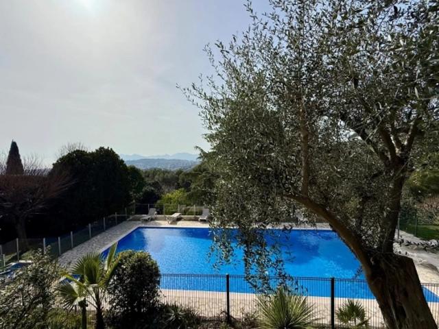 LE CANNET MAIRIE REZ DE JARDIN PISCINE