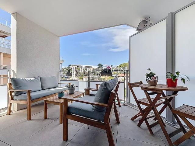 Le Cannet Saint Sauveur: Appartement 3 pièces avec garage. 61m² Le Cannet