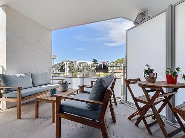 Le Cannet Saint Sauveur: Appartement 3 pièces avec garage double