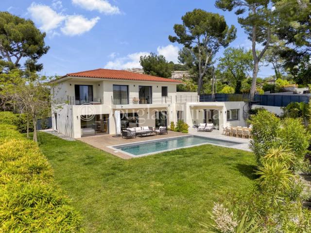 Le Cannet Superbe villa rénovée avec vue mer 228m² Le Cannet