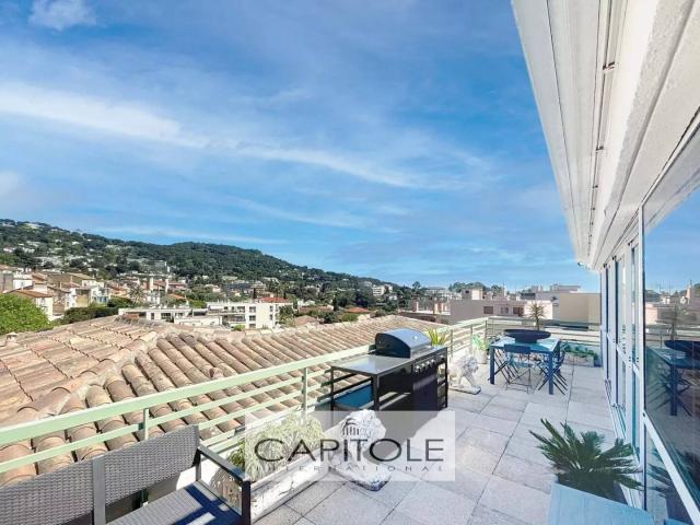 Le Cannet Penthouse en duplex entièrement rénové avec vue pano