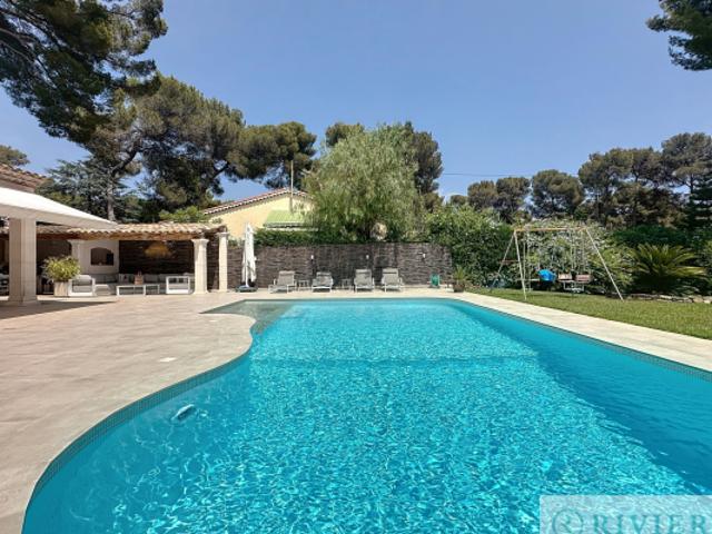 LE CANNET PINEDE VILLA T5 INDIVIDUELLE 145 M2 PISCINE JARD