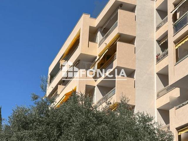 Le cannet rocheville dernier etage dans residence récente spacieux 3 pieces traversant terrasse balcon clim garage