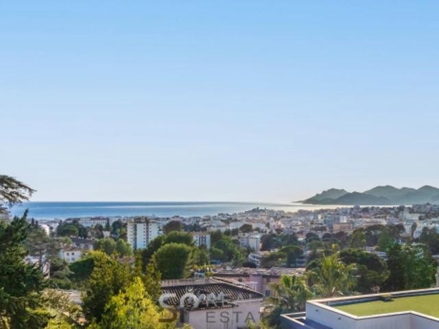 LE CANNET RESIDENTIEL 4 PIECES AVEC VUE PANORAMIQUE MER