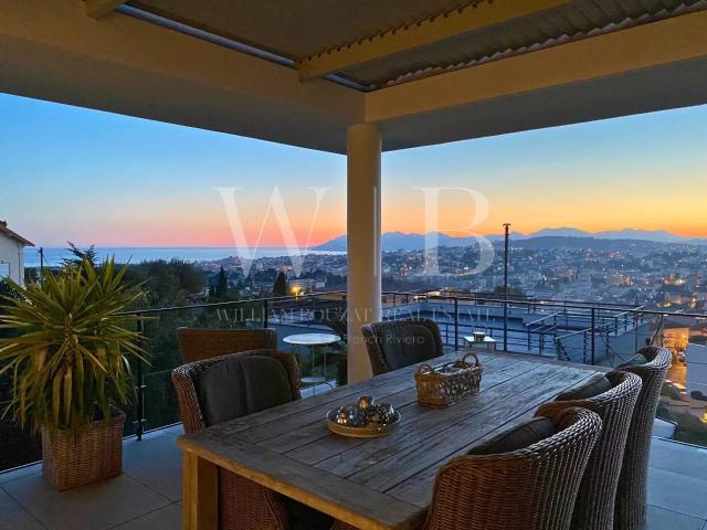 Le Cannet résidentiel Superbe villa contemporaine avec vue mer et piscine