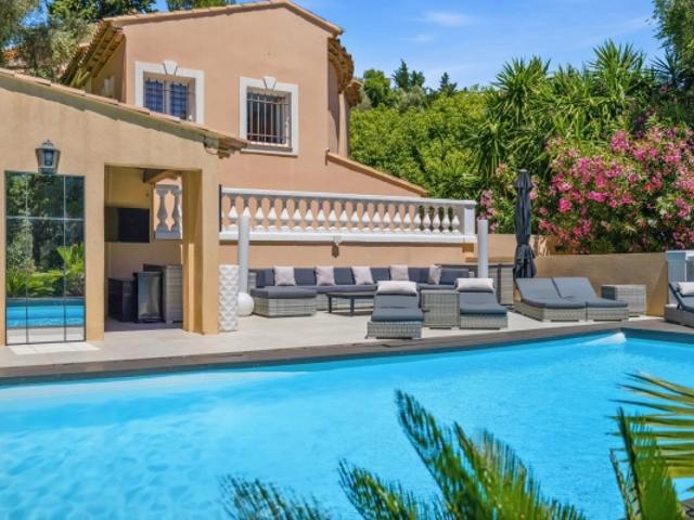 LE CANNET RESIDENTIEL VILLA 5 PIECES AVEC PISCINE
