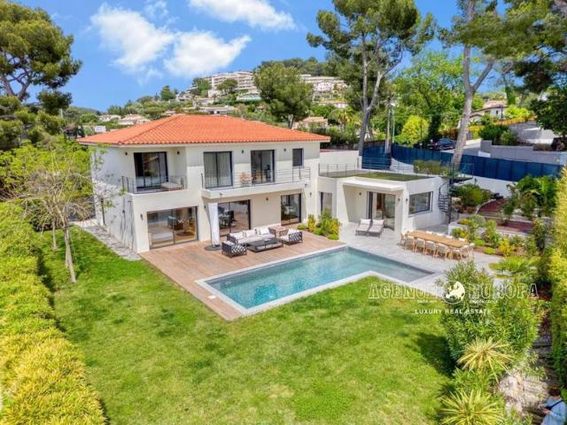 LE CANNET RESIDENTIEL VILLA MODERNE VUE MER