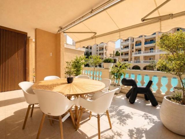 LE CANNET / T4 TRAVERSANT DE 95m² / JARDIN/ TERRASSE/ PISCINE/ CAVE/ BOX FERME