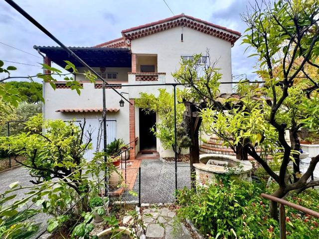 Le Cannet vente maison individuelle composée de 2 appartemen. 173m² Le Cannet