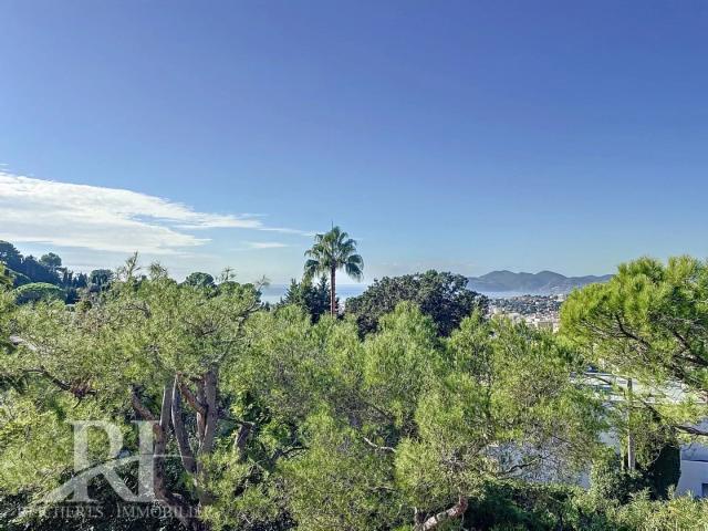 Le Cannet Victoria 3P de 81 m2 Vue mer et Esterel