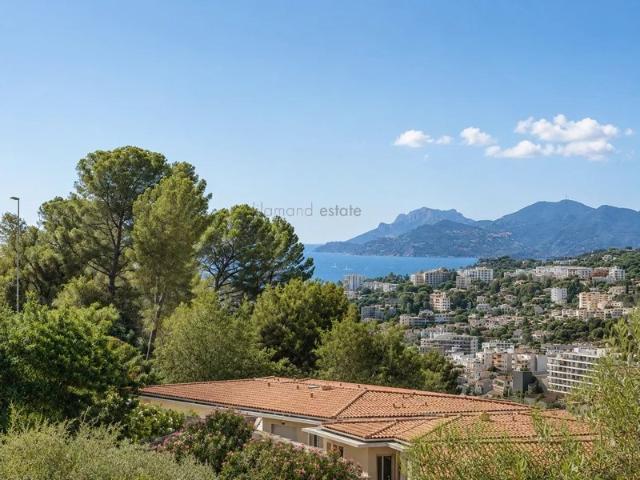 LE CANNET VICTORIA APPARTEMENT 4 PIECES 85 M2 AVEC TERRASSE