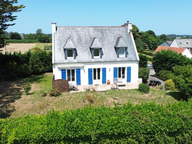 Le calme de la campagne à deux pas du centre ville, une maison familiale entièrement rénovée !