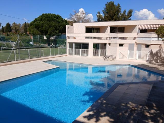 LE CAP BRUN T2 avec vue mer terrasse et parking privé