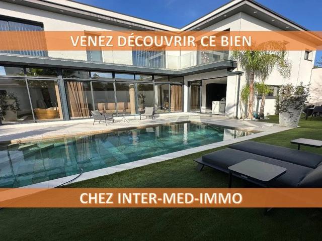 A Vendre Le Cap d'Agde 34300 située à seulement 50 métres de la