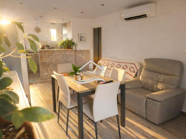 Le cap d'agde Grand 2 pièces avec terrasse, résidence sécurisée avec piscine, tennis, parc, à 5 minutes à pied de la mer et du port