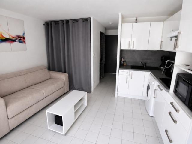 Le Cap d'Agde secteur Richelieu Studio cabine, balcon, parking avec piscine et proche des plages