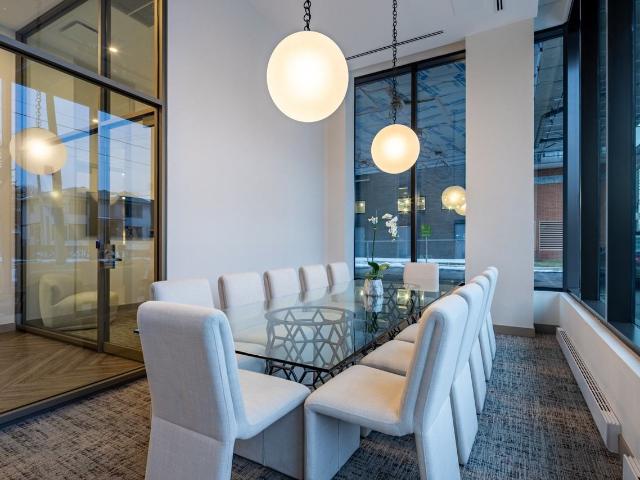 Le Carlyle 2 Bedroom Apartment for Rent at 815 Av Plymouth, Mont Royal, QC H4P 0C6