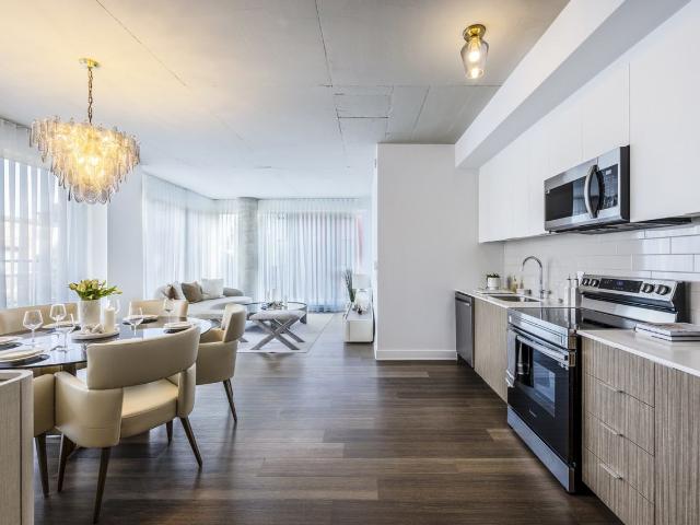 Le Carlyle 2 Bedroom Apartment for Rent at 815 Av Plymouth, Mont Royal, QC H4P 0C6
