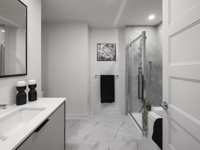 Le Carlyle 2 Bedroom Apartment for Rent at 815 Av Plymouth, Mont Royal, QC H4P 0C6