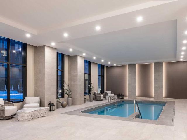 Le Carlyle 3 Bedroom Apartment for Rent at 815 Av Plymouth, Mont Royal, QC H4P 0C6