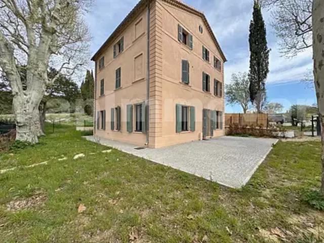 Le Castellet 83330 Achat / Vente appartement 3 pièces t3 parking