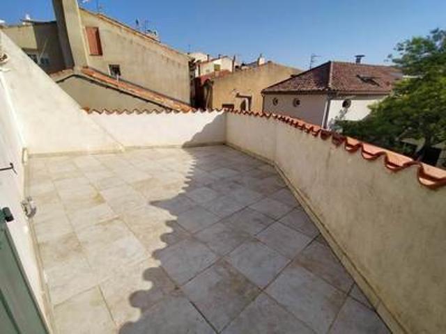 Le Castellet 83330 Achat / Vente appartement 2 pièces t2 au dernier étage terrasse