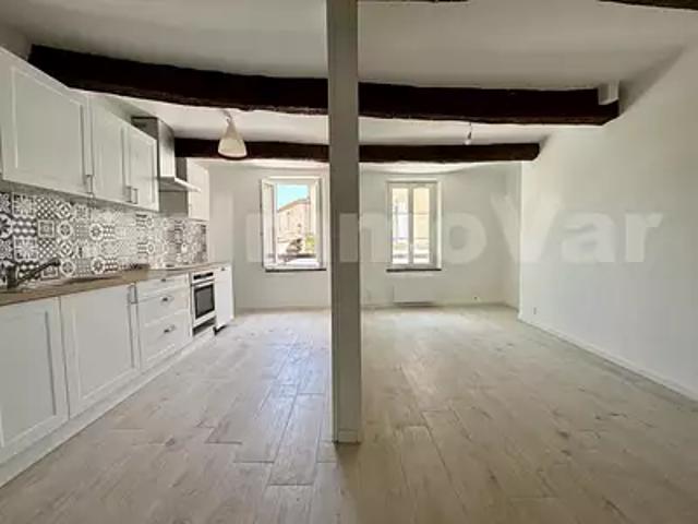 Le Castellet 83330 Achat / Vente appartement 4 pièces t4 au dernier étage
