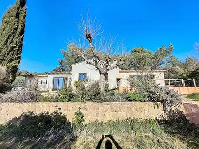 Le Castellet 83330 Achat / Vente maison 4 pièces t4 au dernier étage terrasse
