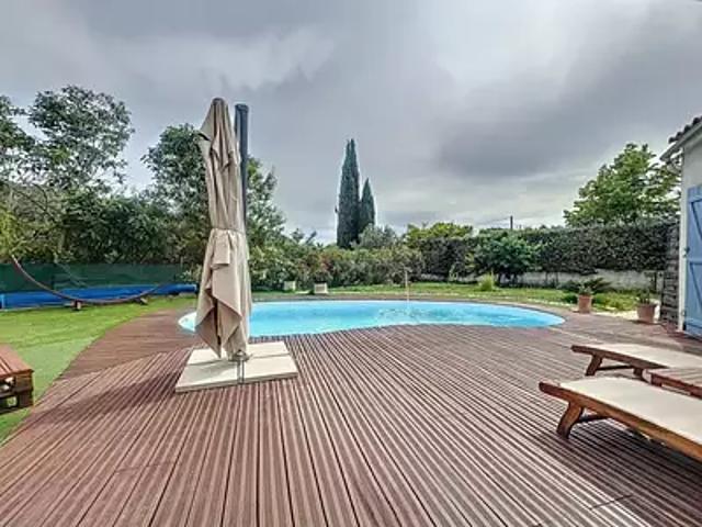 Le Castellet 83330 Achat / Vente maison 6 pièces t6 piscine terrasse