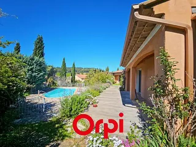 Le Castellet 83330 Achat / Vente maison 7 pièces t7 piscine jardin