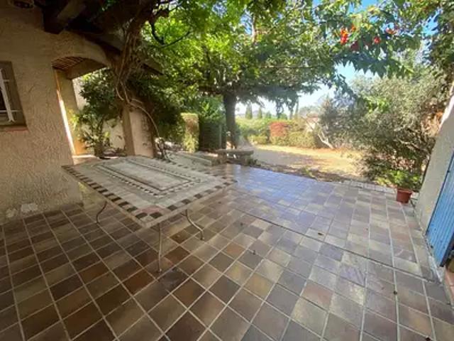 Le Castellet 83330 Location maison 5 pièces t5 jardin terrasse