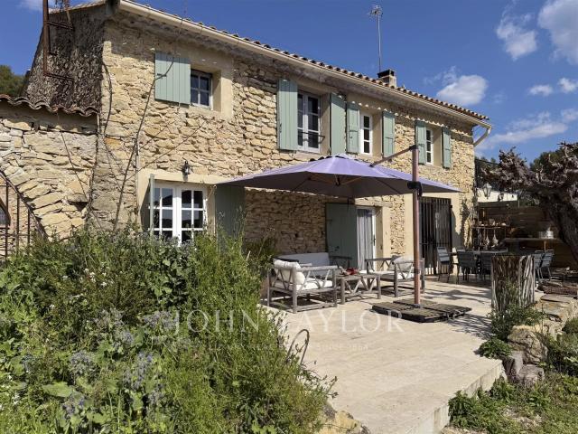 Le Castellet – Mas provençal en pierre au cœur des vignes av. m² Le beausset